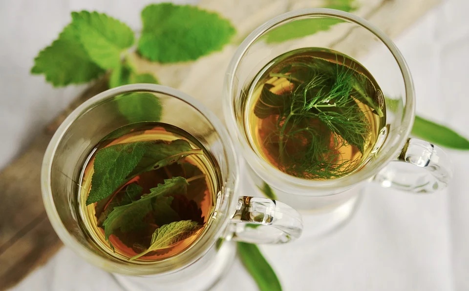  Продукты для профилактики ОРВИ – травяной чай фото